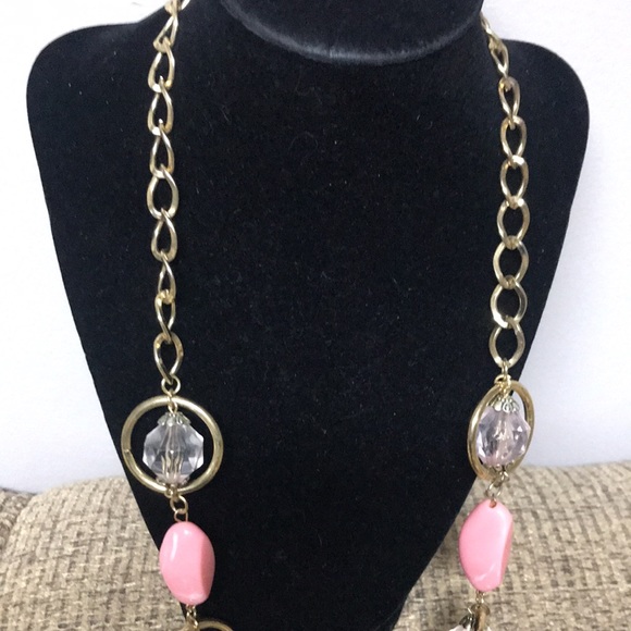 Pretty 17” ladies chunky necklace-gold tone with pink and clear stones. - Picture 3 of 5